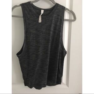 Lululemon women’s grey tank